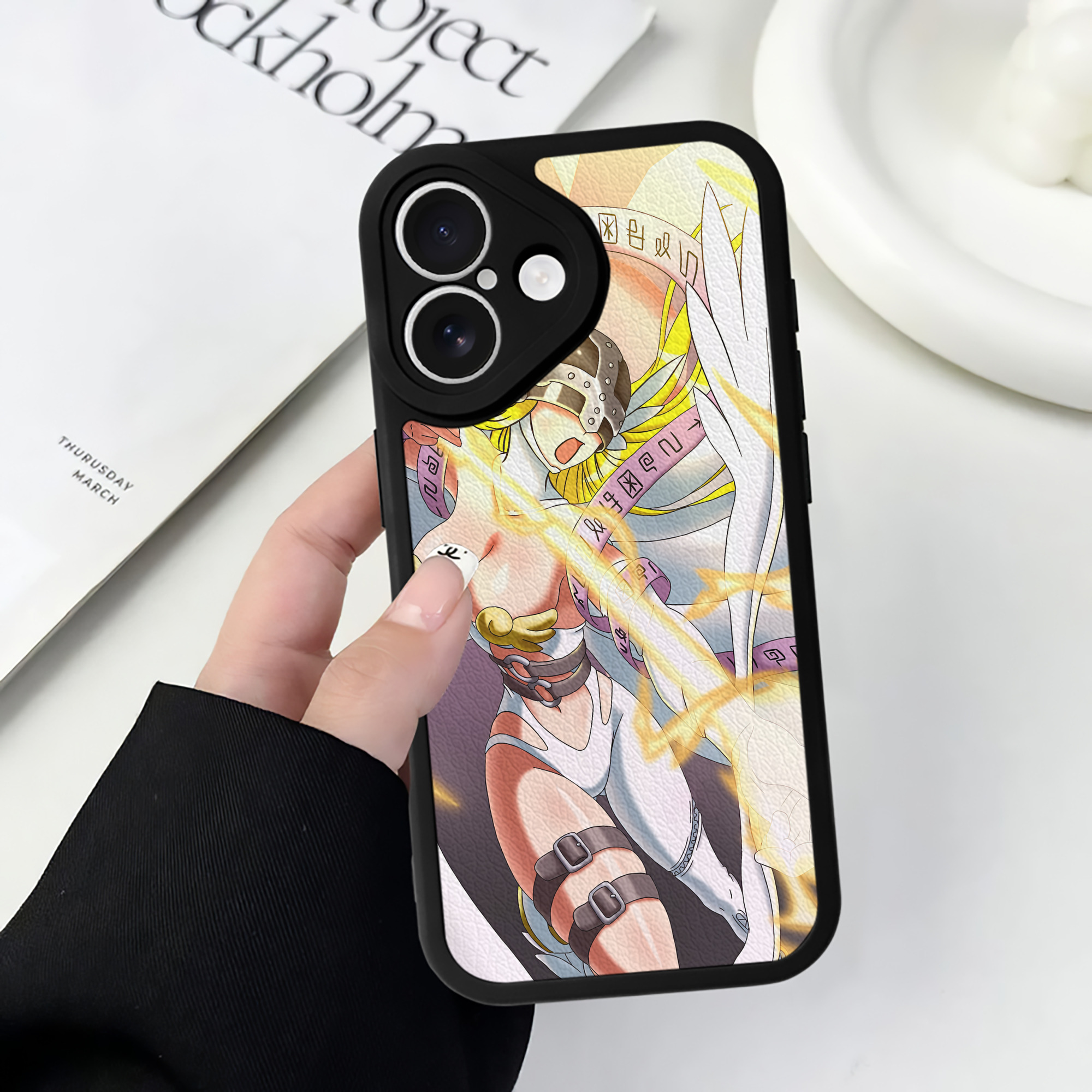 （画像用） Digimon デジタルモンスター/デジモン 【iPhone 16シリーズ対応】シリコンスマホケース（レザー調） 材質：シリコン